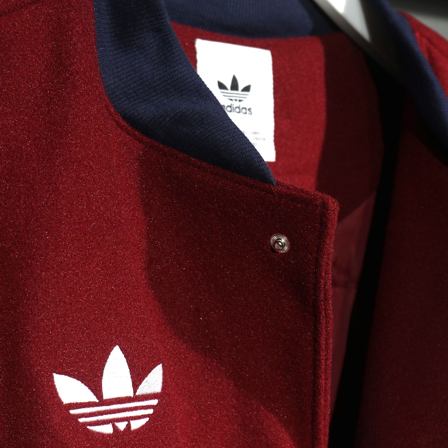 Arsenal 25-26 Warm Windbreaker Jacket - Wine Red And White - JerseysGala