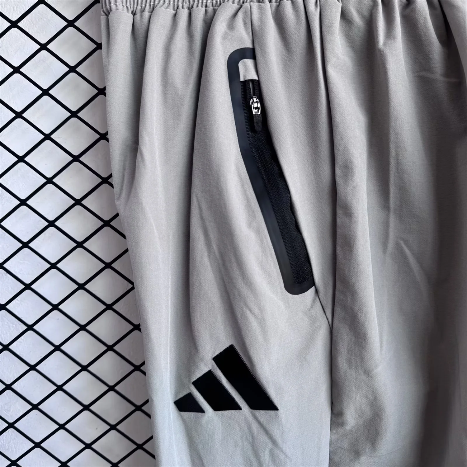 Algeria 25-26 Windbreaker Training Set - Grey Top and Pants - JerseysGala