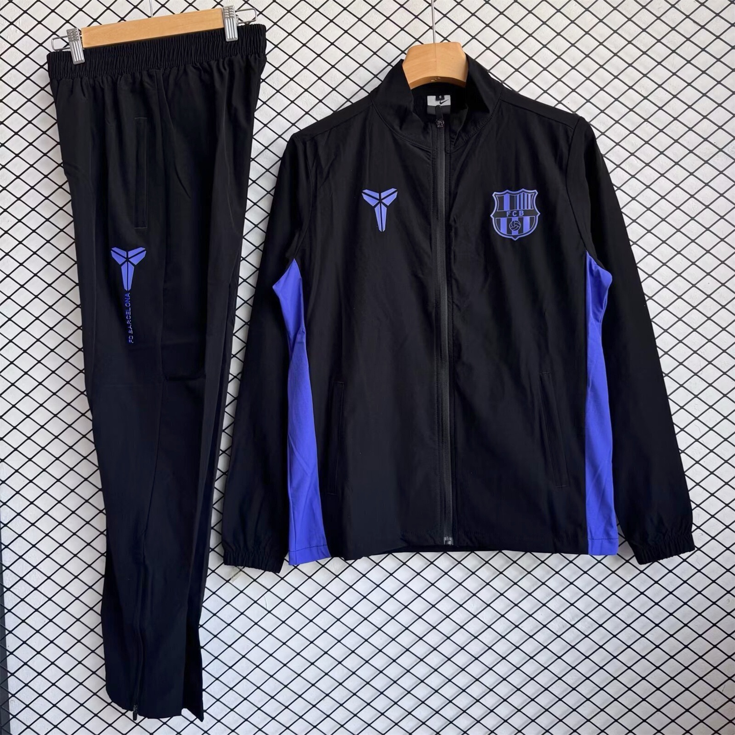 Barcelona 25-26 Windbreaker Training Set - Purple Black Top and Pants - JerseysGala