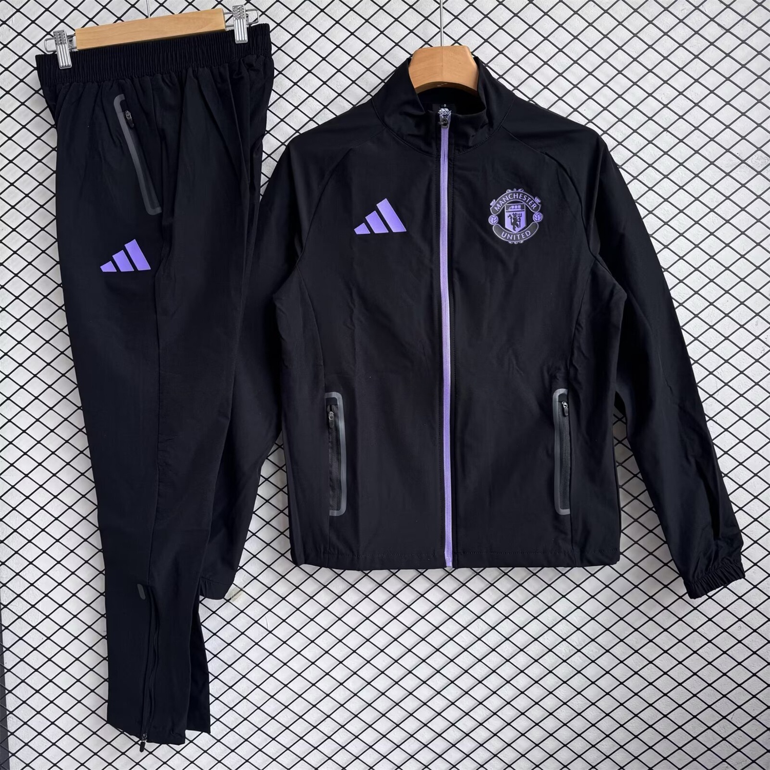 Manchester United 25-26 Windbreaker Training Set - Purple Black Top and Pants - JerseysGala